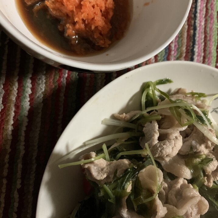 おろしにんじんのタレで食べる水菜と豚しゃぶ鍋